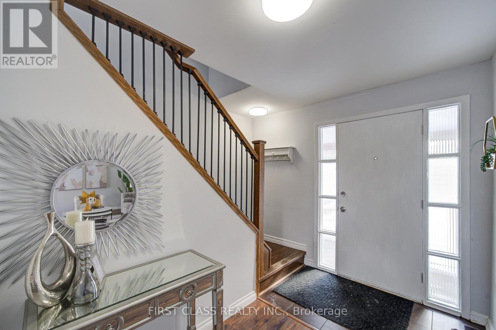 126 Sherwood Forest Drive, Markham, Ontario  L3P 1R1 - Photo 33 - N12723872