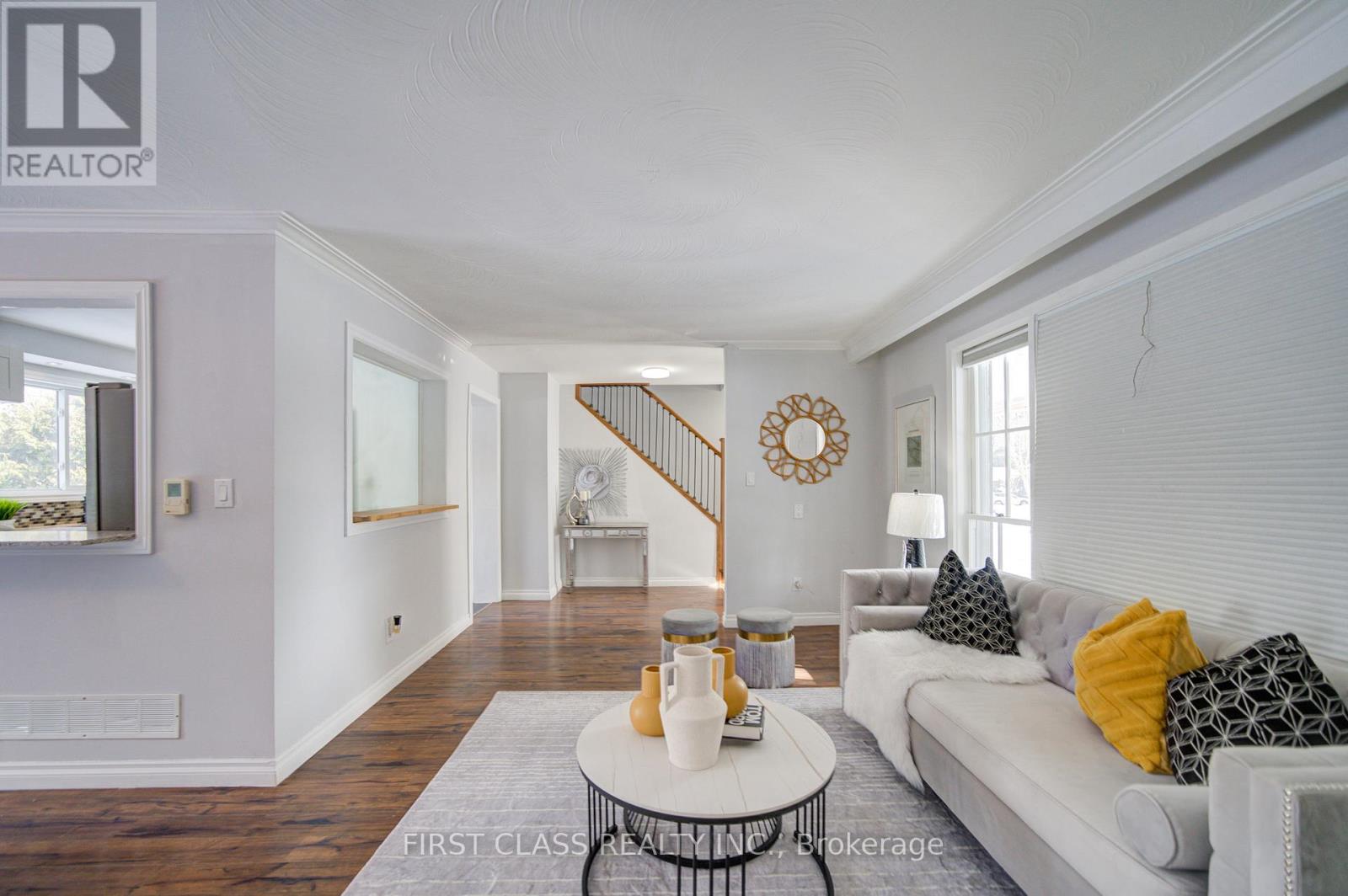 126 Sherwood Forest Drive, Markham, Ontario  L3P 1R1 - Photo 4 - N12723872