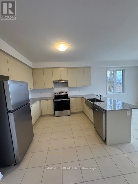 45 Brethet Heights, New Tecumseth (Beeton), Ontario  L0G 1A0 - Photo 3 - N12723888