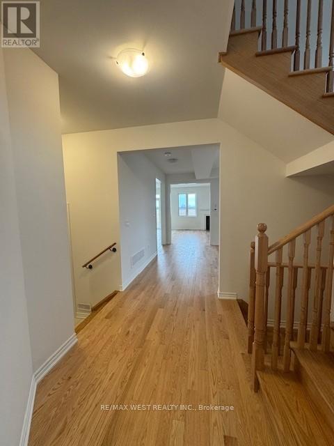 45 Brethet Heights, New Tecumseth (Beeton), Ontario  L0G 1A0 - Photo 7 - N12723888