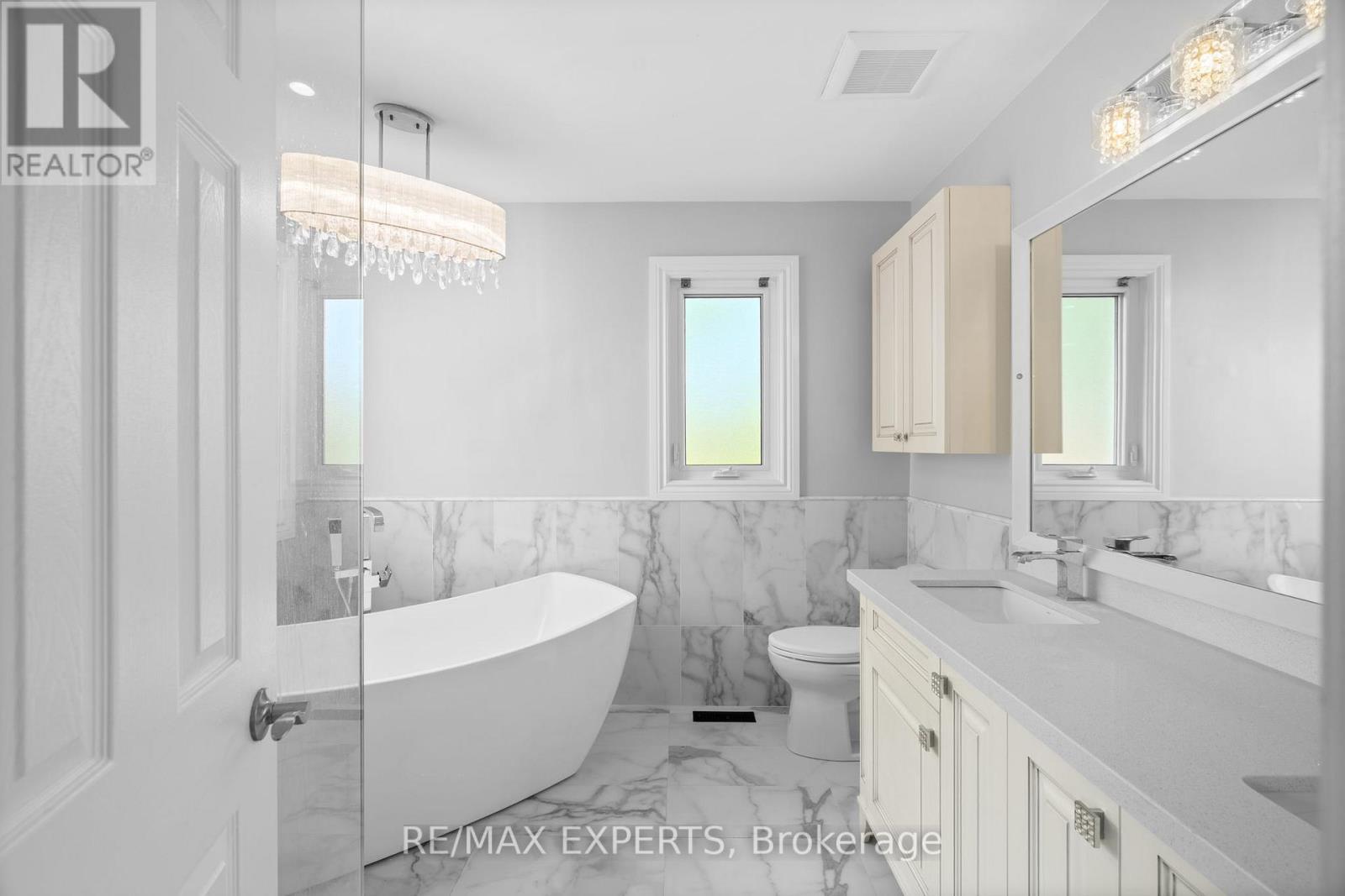 39 Michelle Drive, Vaughan, Ontario  L4L 9B8 - Photo 23 - N12723912