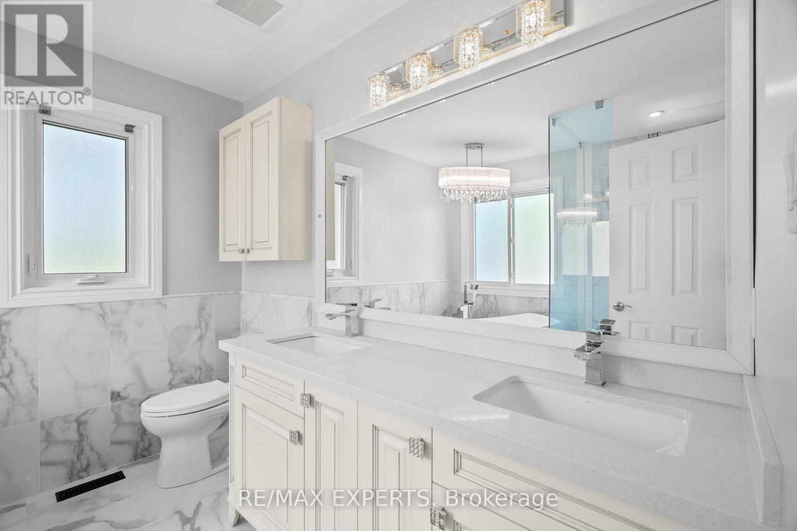 39 Michelle Drive, Vaughan, Ontario  L4L 9B8 - Photo 24 - N12723912