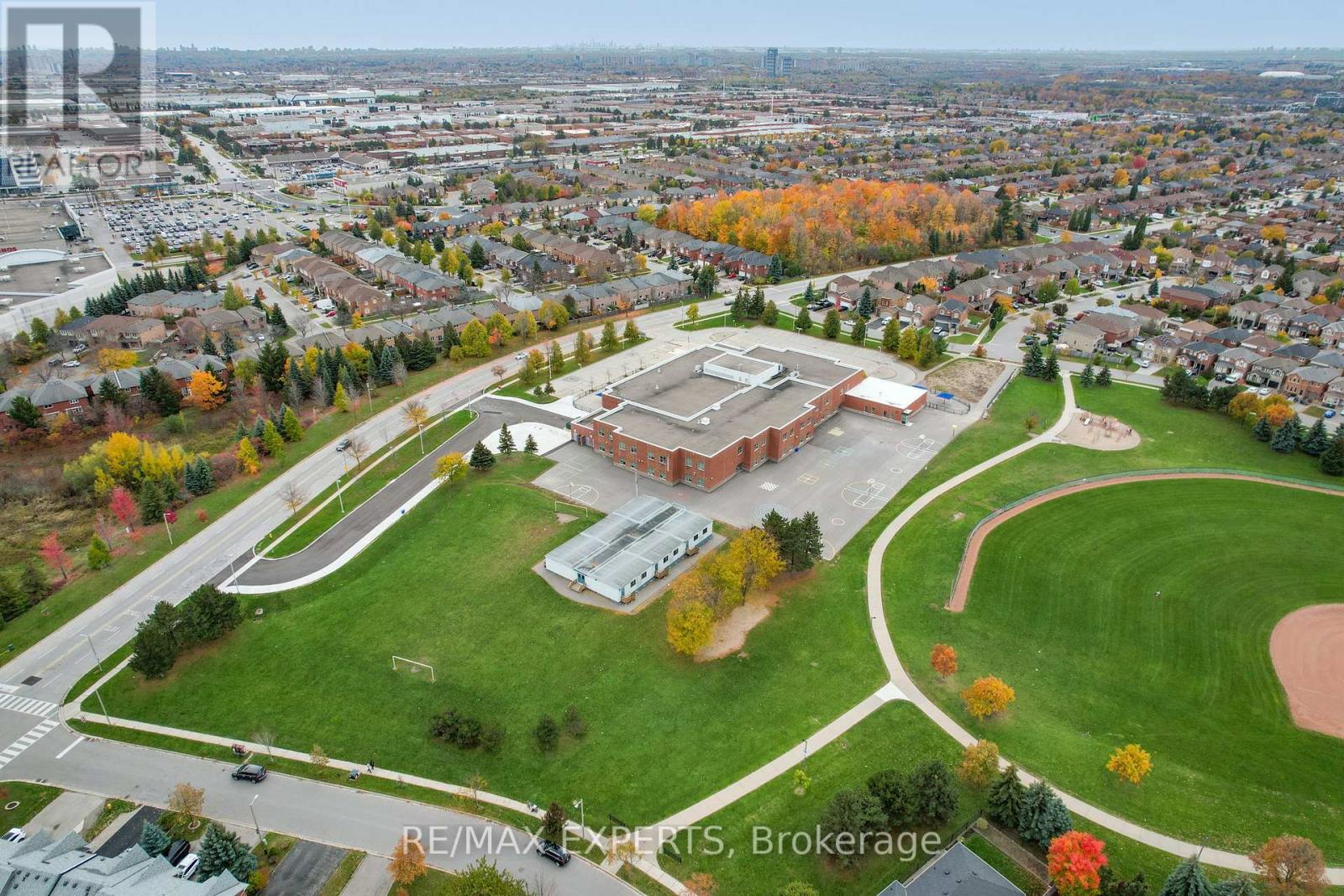 39 Michelle Drive, Vaughan, Ontario  L4L 9B8 - Photo 45 - N12723912