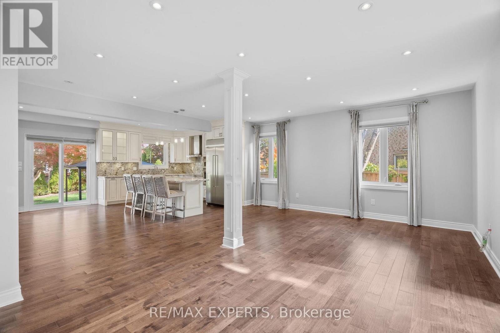 39 Michelle Drive, Vaughan, Ontario  L4L 9B8 - Photo 8 - N12723912