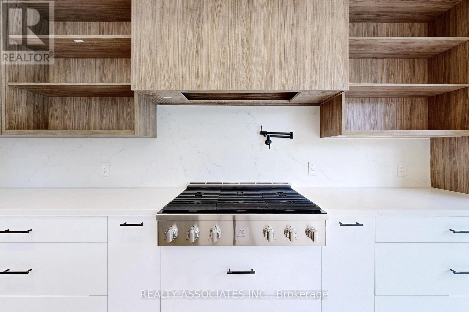 32 Cossar Avenue, Aurora, Ontario  L4G 3N8 - Photo 16 - N12723942