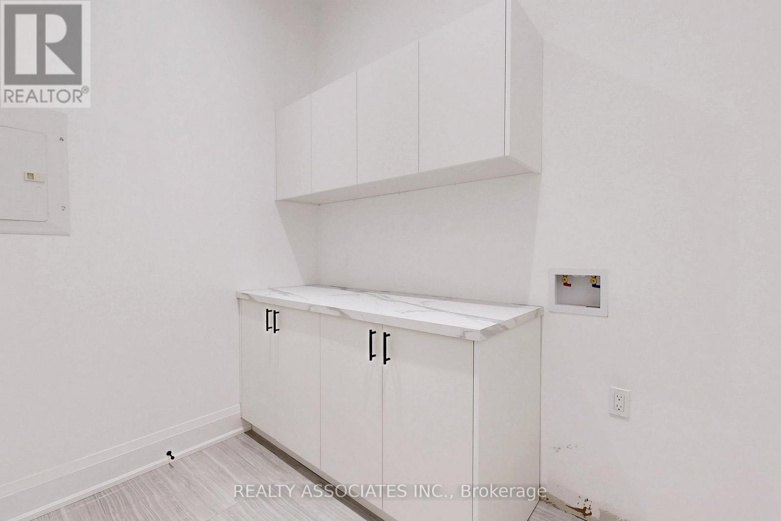 32 Cossar Avenue, Aurora, Ontario  L4G 3N8 - Photo 20 - N12723942