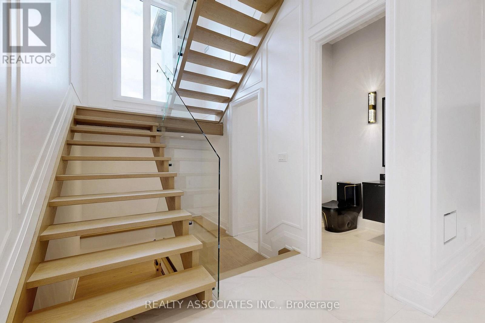 32 Cossar Avenue, Aurora, Ontario  L4G 3N8 - Photo 21 - N12723942