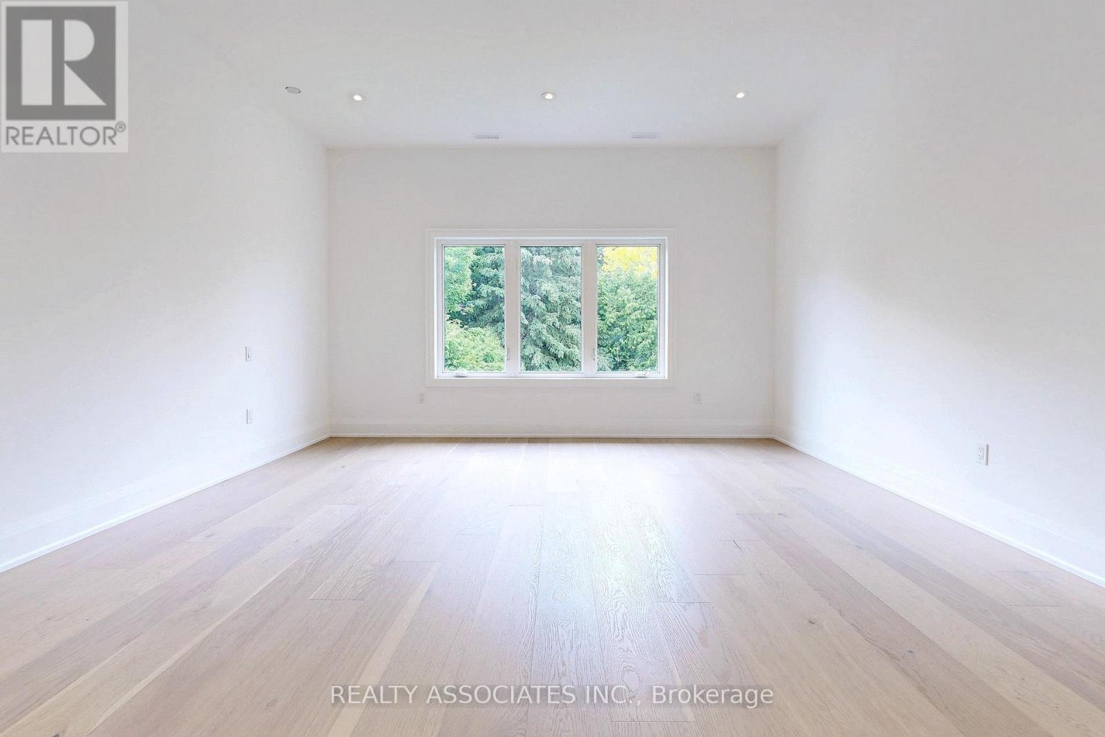 32 Cossar Avenue, Aurora, Ontario  L4G 3N8 - Photo 22 - N12723942