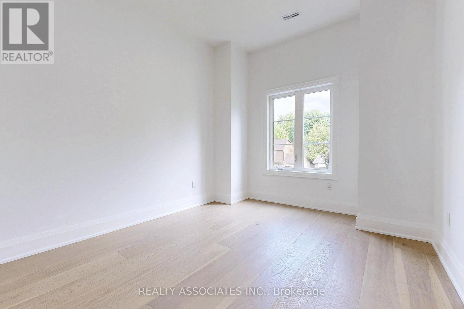 32 Cossar Avenue, Aurora, Ontario  L4G 3N8 - Photo 34 - N12723942