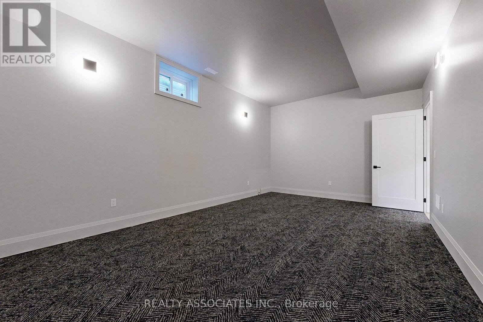 32 Cossar Avenue, Aurora, Ontario  L4G 3N8 - Photo 47 - N12723942