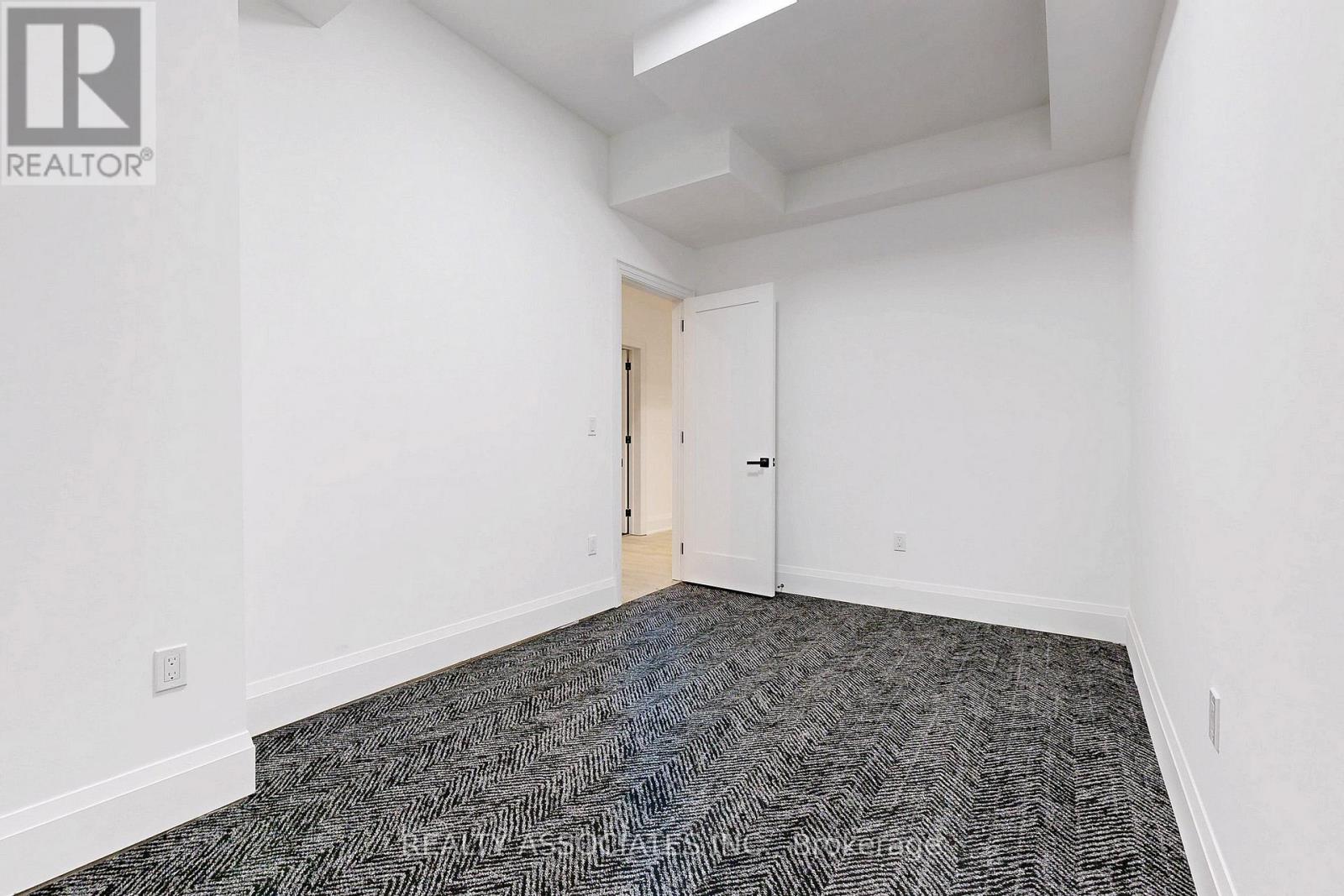 32 Cossar Avenue, Aurora, Ontario  L4G 3N8 - Photo 48 - N12723942