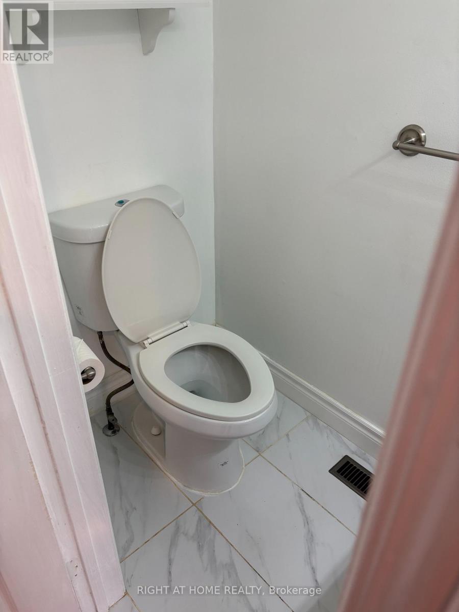 33 Innisbrook Crescent, Markham, Ontario  L3T 5A9 - Photo 12 - N12723972