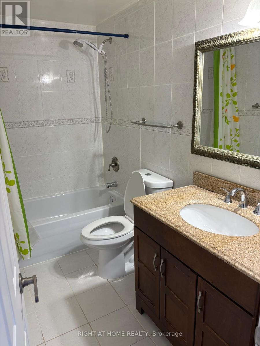 33 Innisbrook Crescent, Markham, Ontario  L3T 5A9 - Photo 18 - N12723972