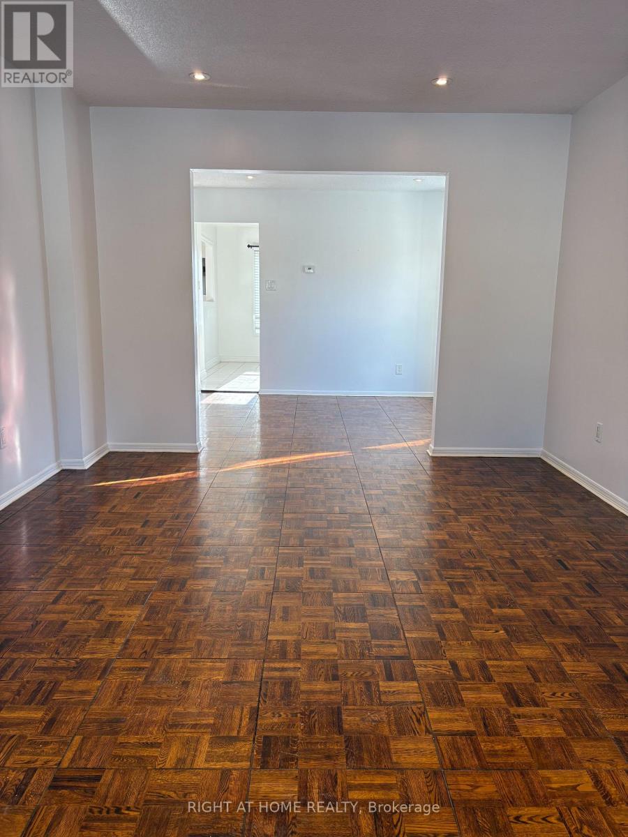 33 Innisbrook Crescent, Markham, Ontario  L3T 5A9 - Photo 7 - N12723972