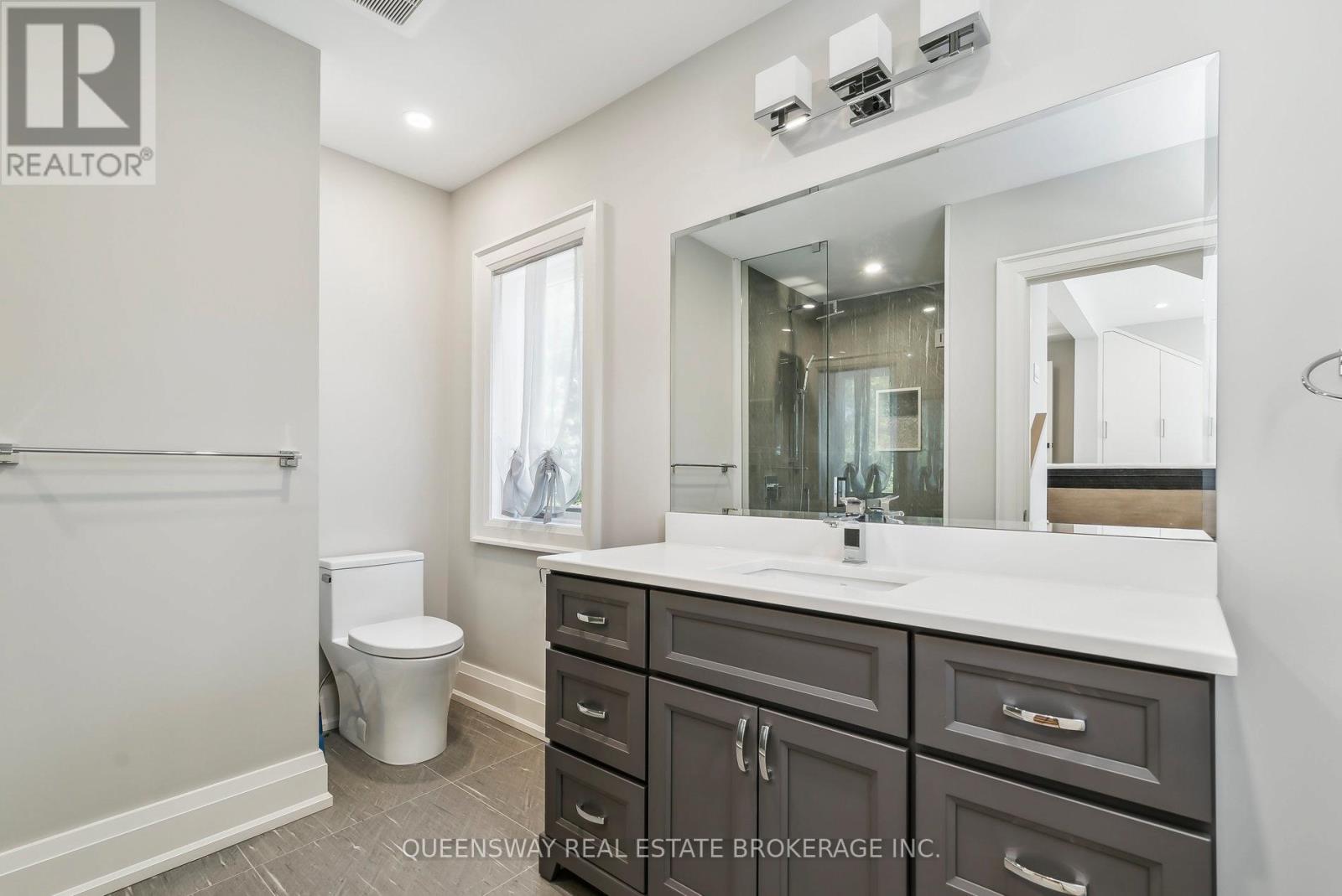 36 Pioneer Trail, Barrie (Innis-Shore), Ontario  L4N 0T8 - Photo 16 - S12723852