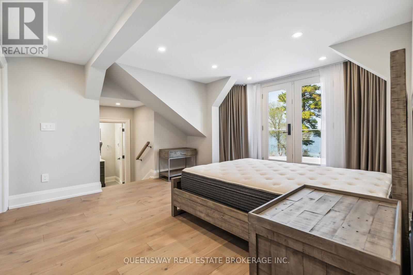 36 Pioneer Trail, Barrie (Innis-Shore), Ontario  L4N 0T8 - Photo 21 - S12723852