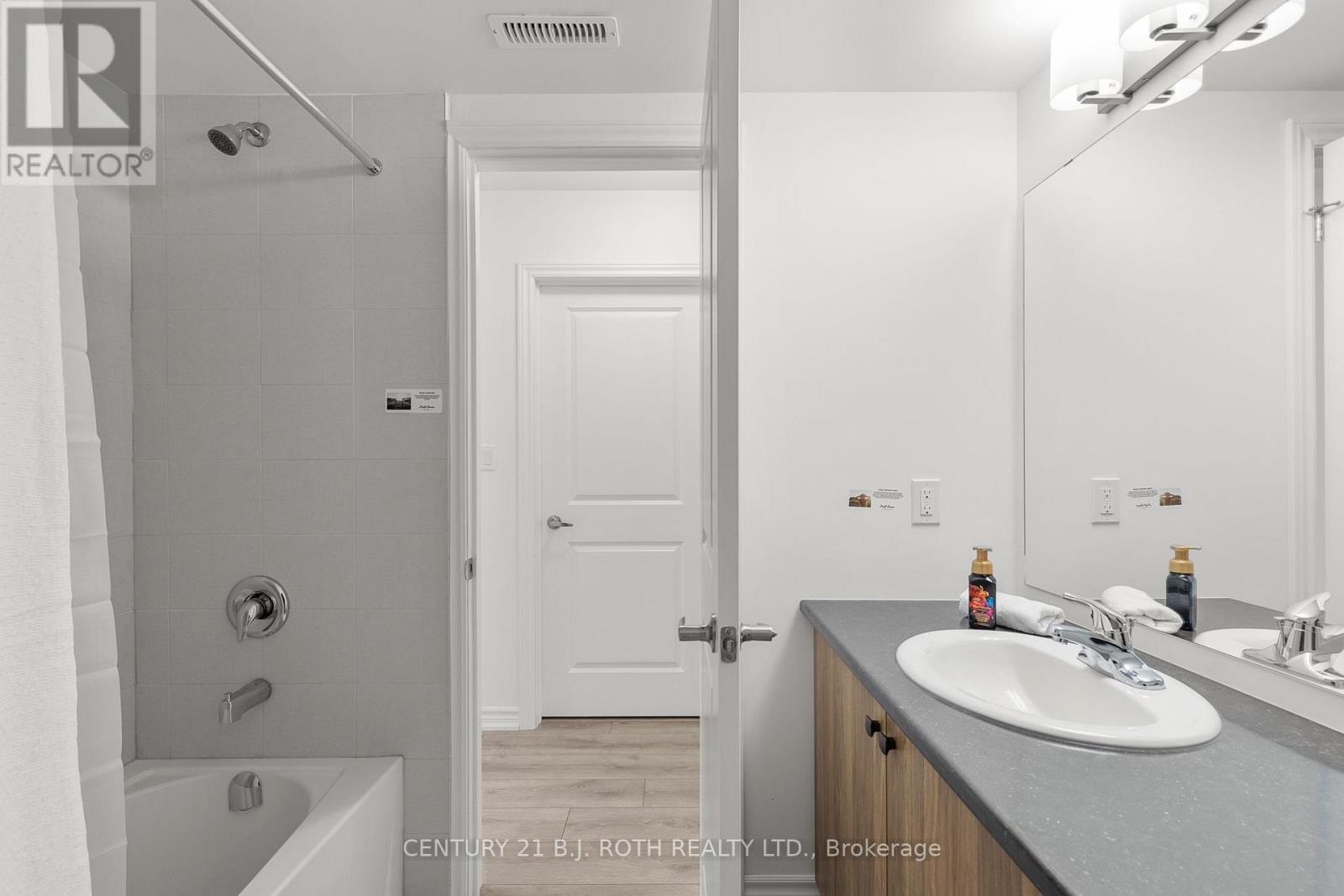 4 - 23 Hay Lane, Barrie, Ontario  L9J 0V6 - Photo 18 - S12723892