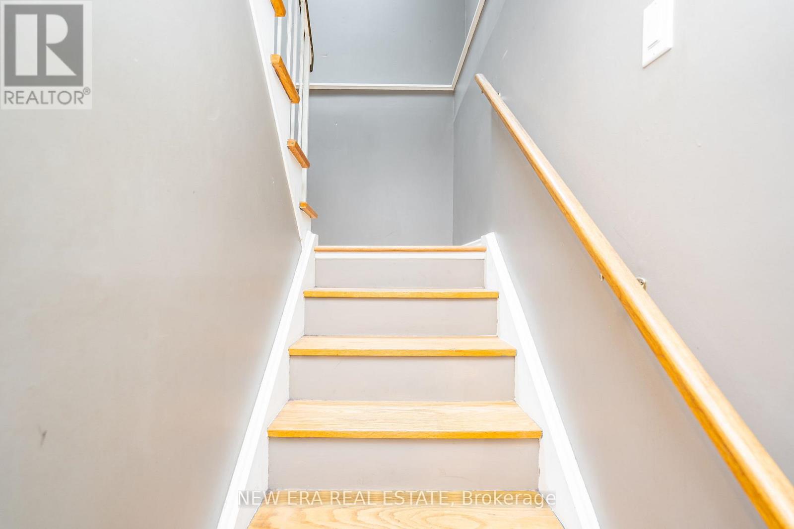 34 Lampman Lane, Barrie (Letitia Heights), Ontario  L4N 5B1 - Photo 19 - S12723910