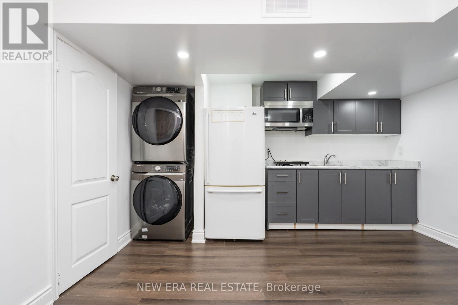 34 Lampman Lane, Barrie (Letitia Heights), Ontario  L4N 5B1 - Photo 29 - S12723910