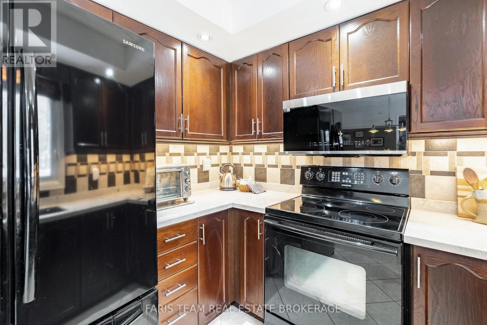 363 Grenville Avenue, Orillia, Ontario  L3V 7P7 - Photo 7 - S12723966