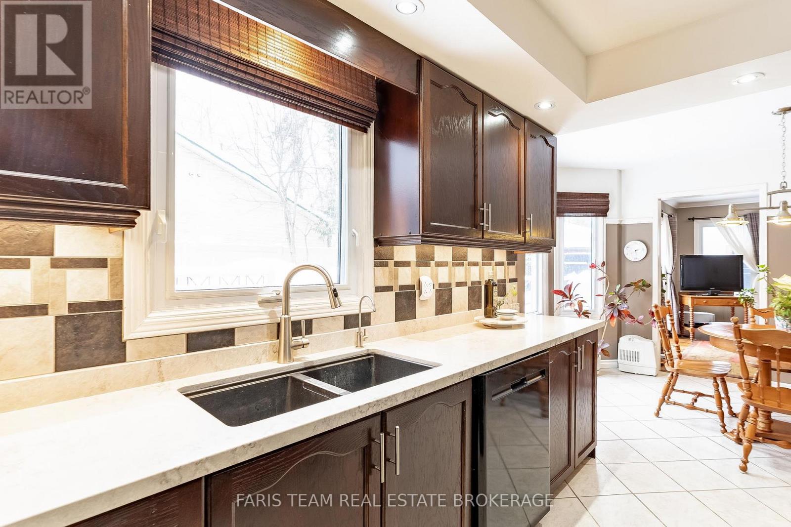 363 Grenville Avenue, Orillia, Ontario  L3V 7P7 - Photo 8 - S12723966