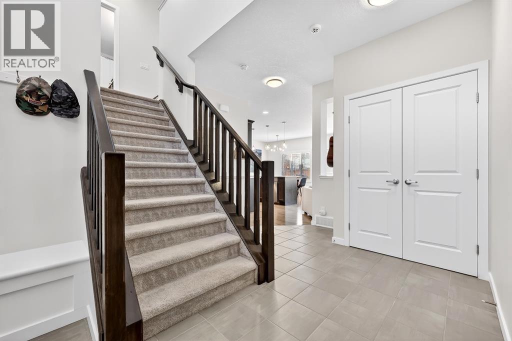 276 Hillcrest Drive Sw, Airdrie, Alberta  T4B 4C7 - Photo 6 - A2281240