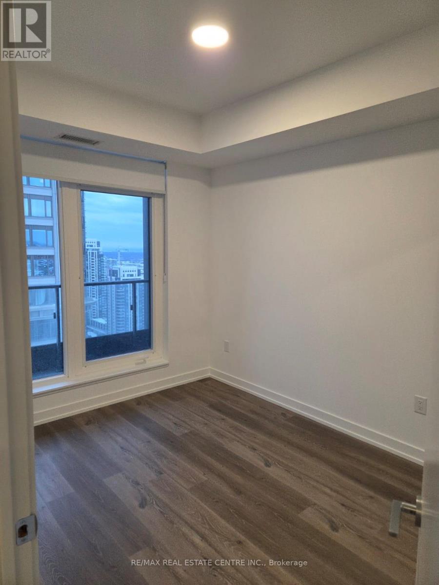 3307 - 395 Square One Drive, Mississauga, Ontario  L5B 0P6 - Photo 10 - W12723846