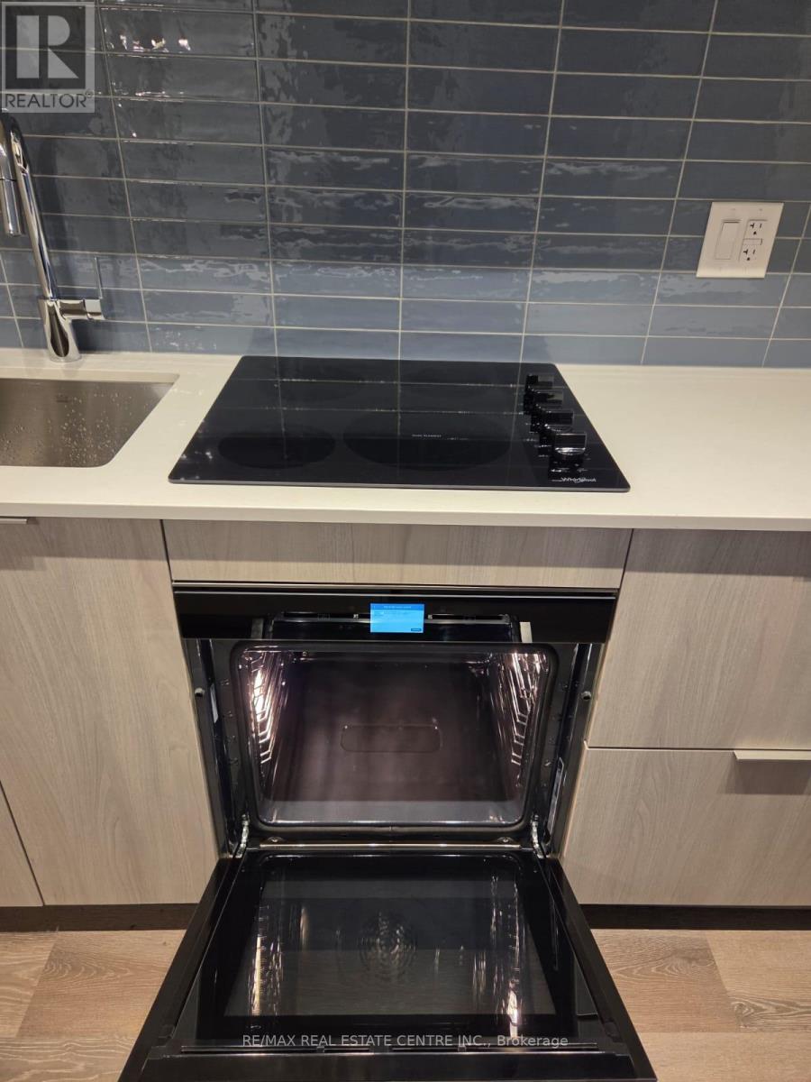 3307 - 395 Square One Drive, Mississauga, Ontario  L5B 0P6 - Photo 19 - W12723846