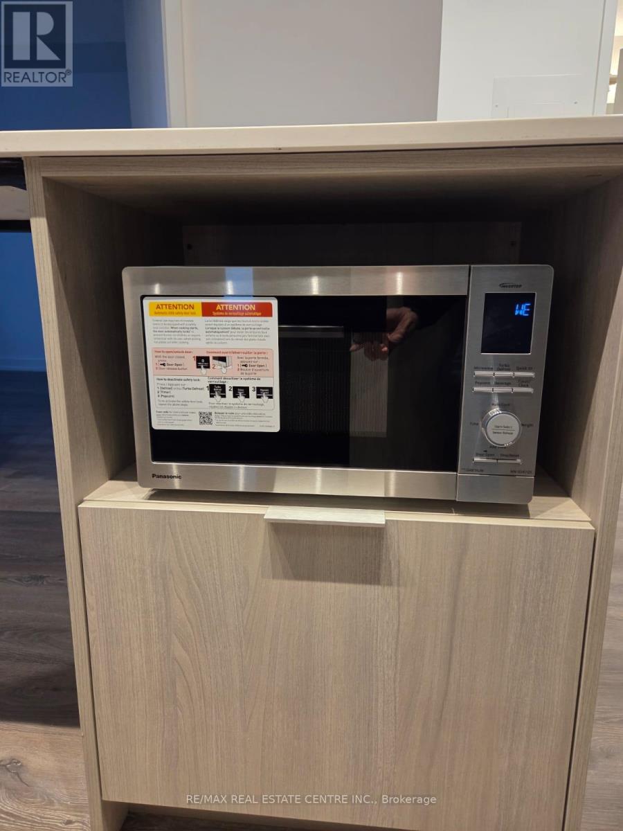 3307 - 395 Square One Drive, Mississauga, Ontario  L5B 0P6 - Photo 7 - W12723846