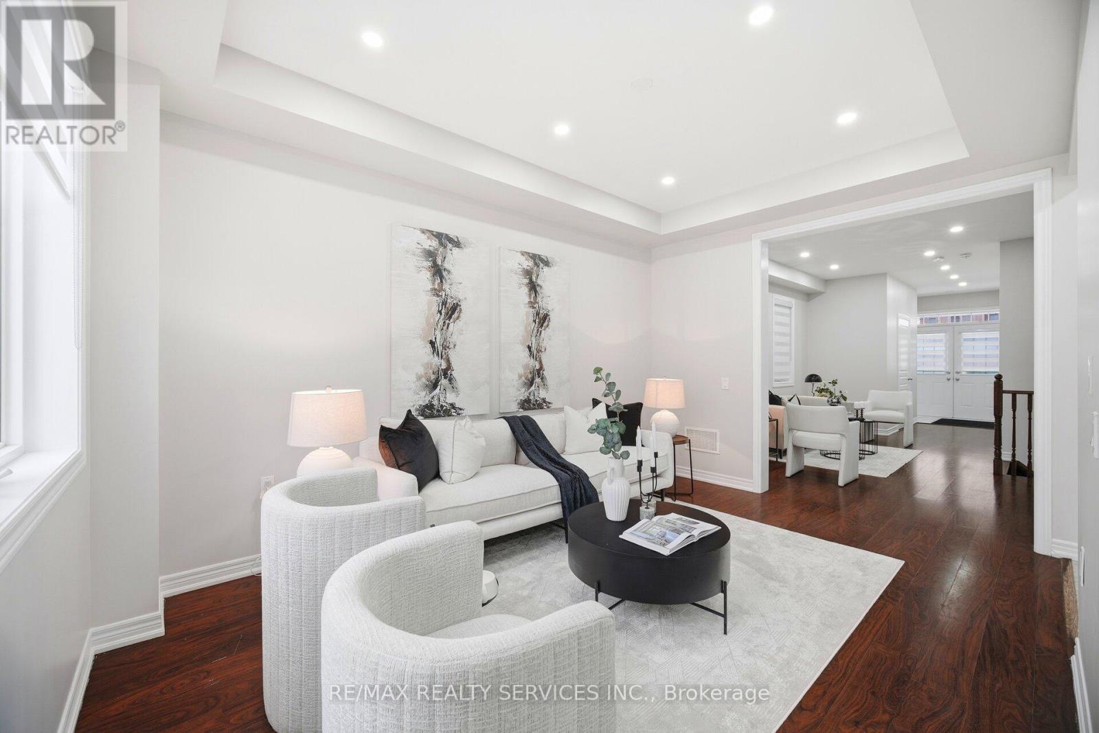 26 Deer Ridge Trail, Caledon, Ontario  L7C 3Z6 - Photo 4 - W12723874