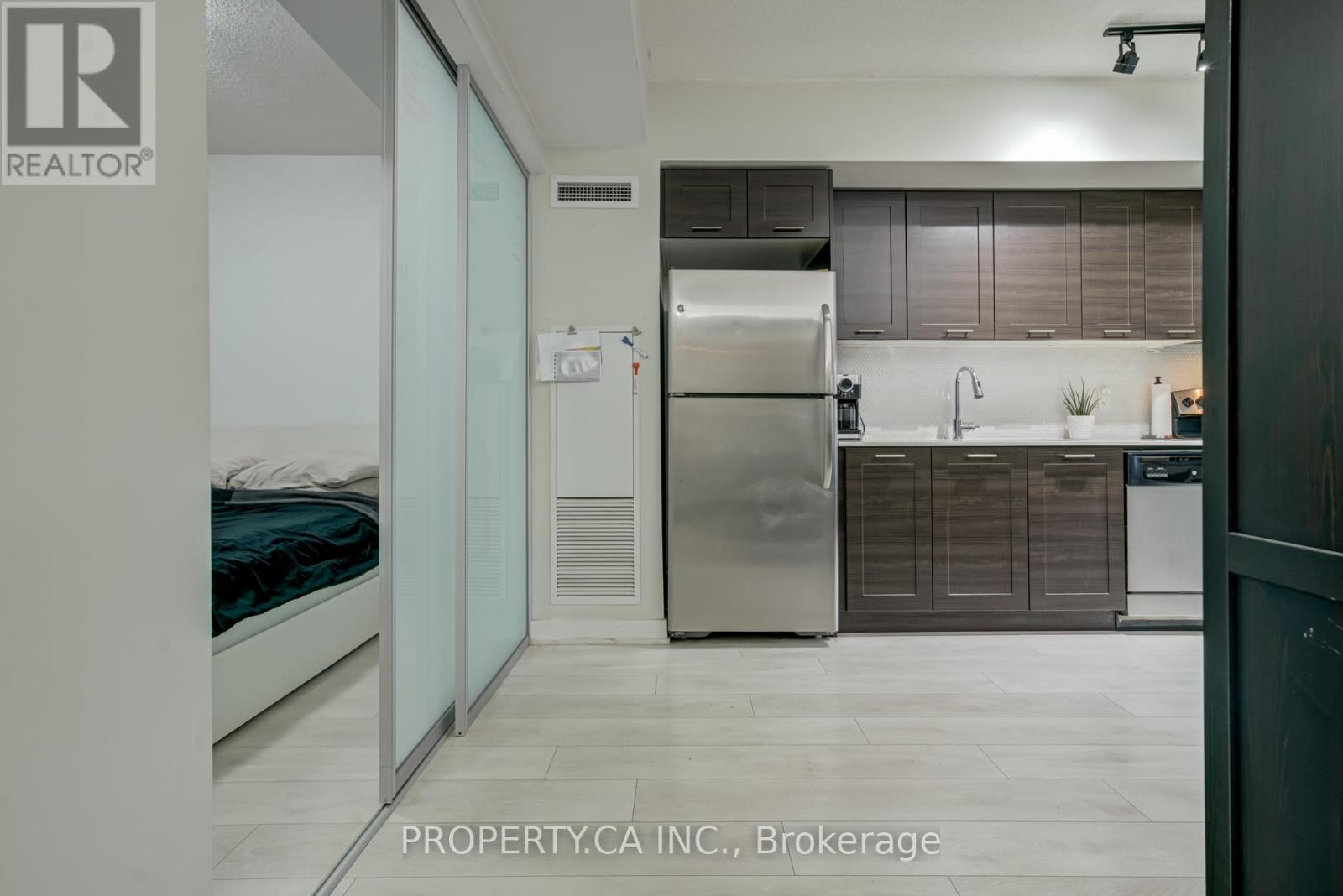 515 - 2220 Lake Shore Boulevard W, Toronto, Ontario  M8V 0C1 - Photo 11 - W12723986