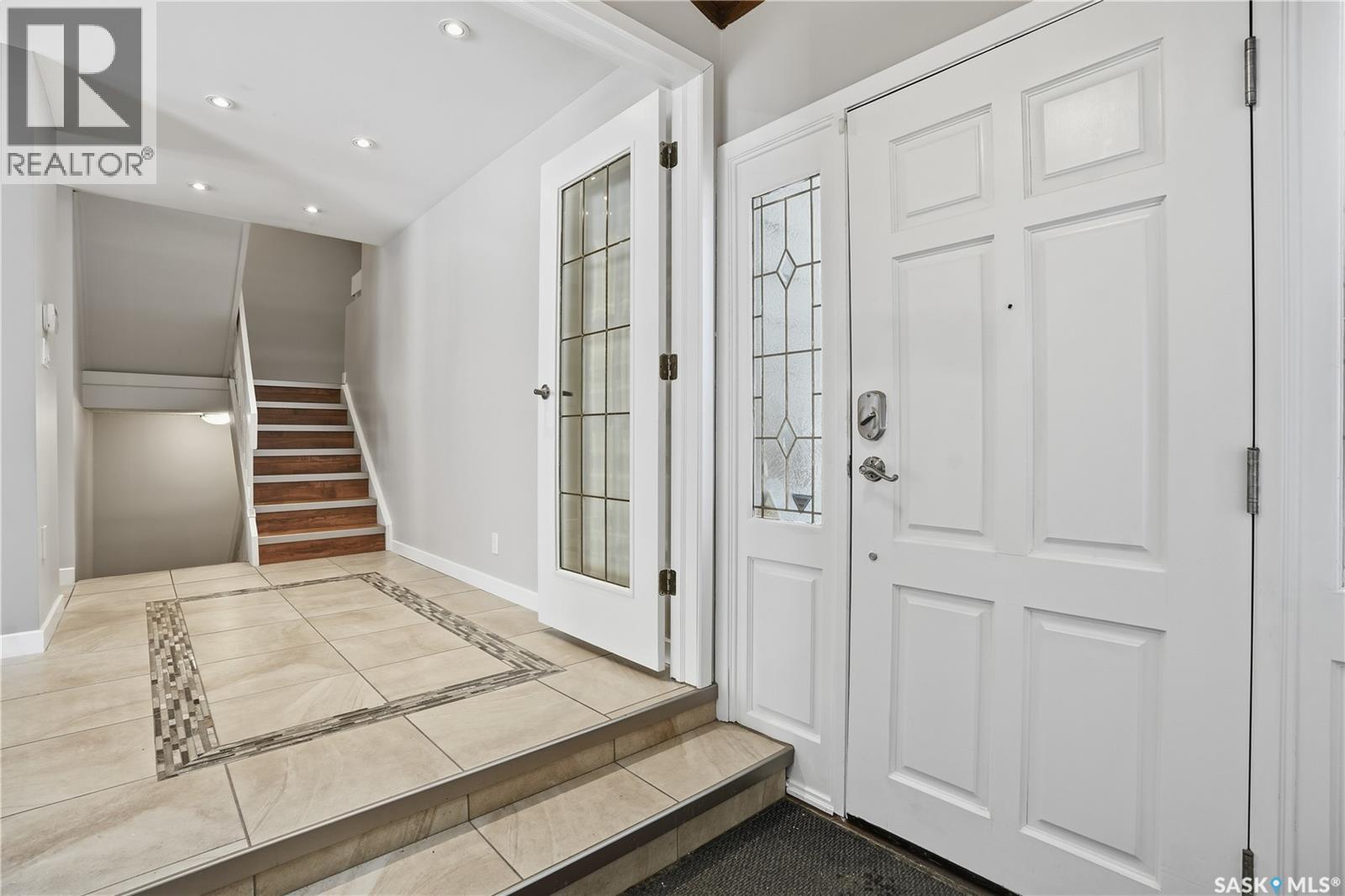 19 Martin Crescent, Regina, Saskatchewan  S4S 6L6 - Photo 3 - SK027304