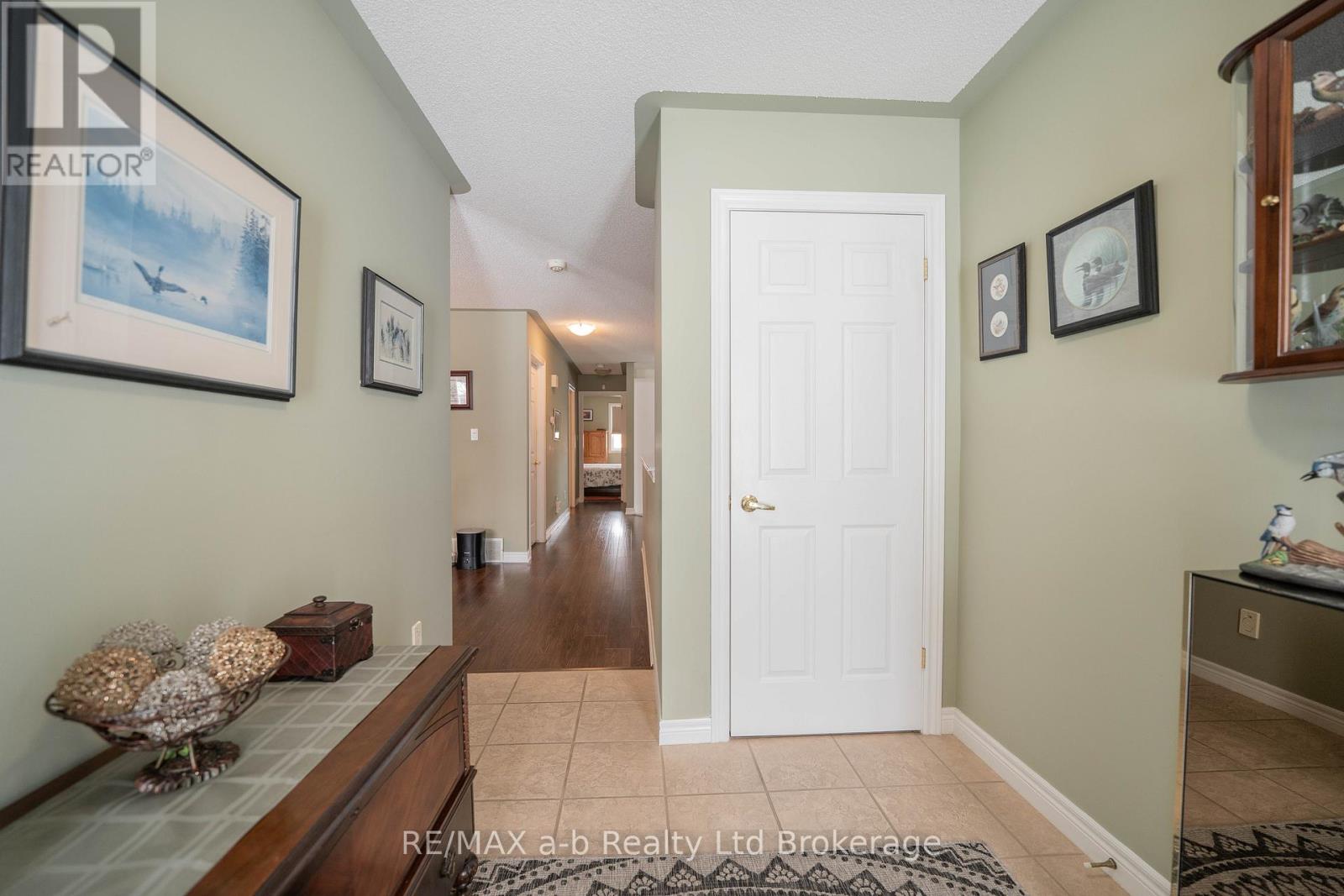 218 Baldwin Street, Tillsonburg, Ontario  N4G 5W3 - Photo 6 - X12724104