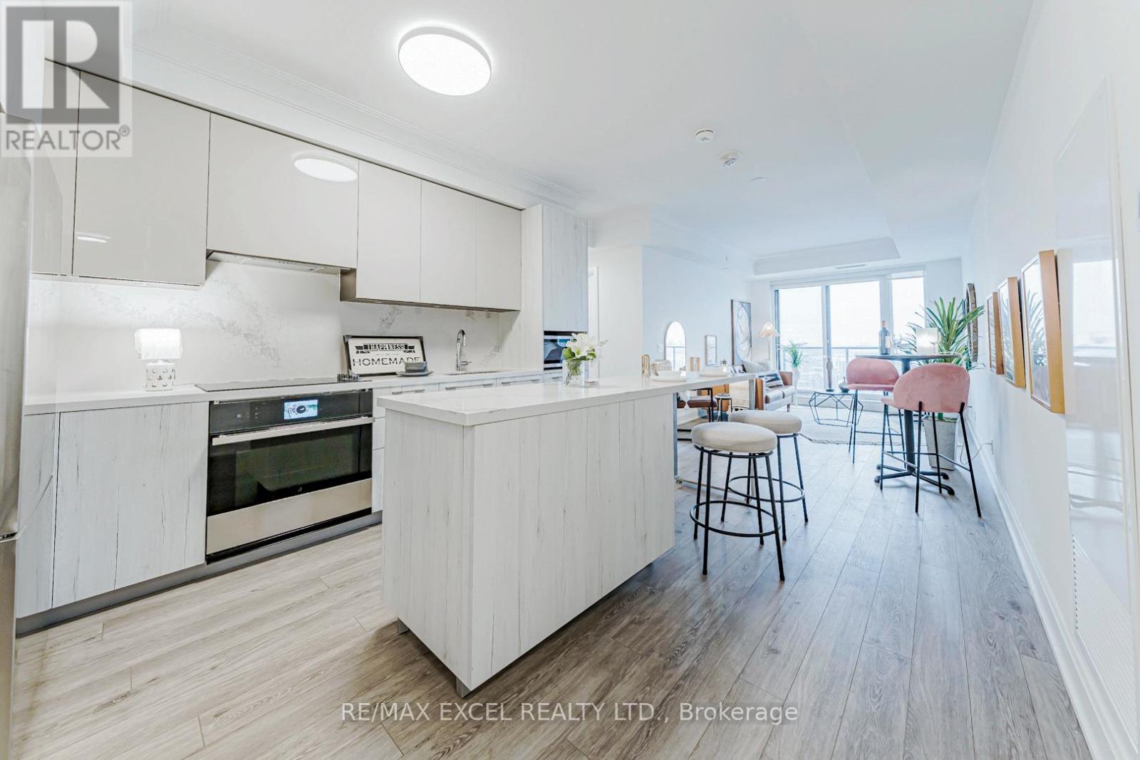 2701 - 8 Water Walk Drive, Markham, Ontario  L3R 6L4 - Photo 10 - N12695348