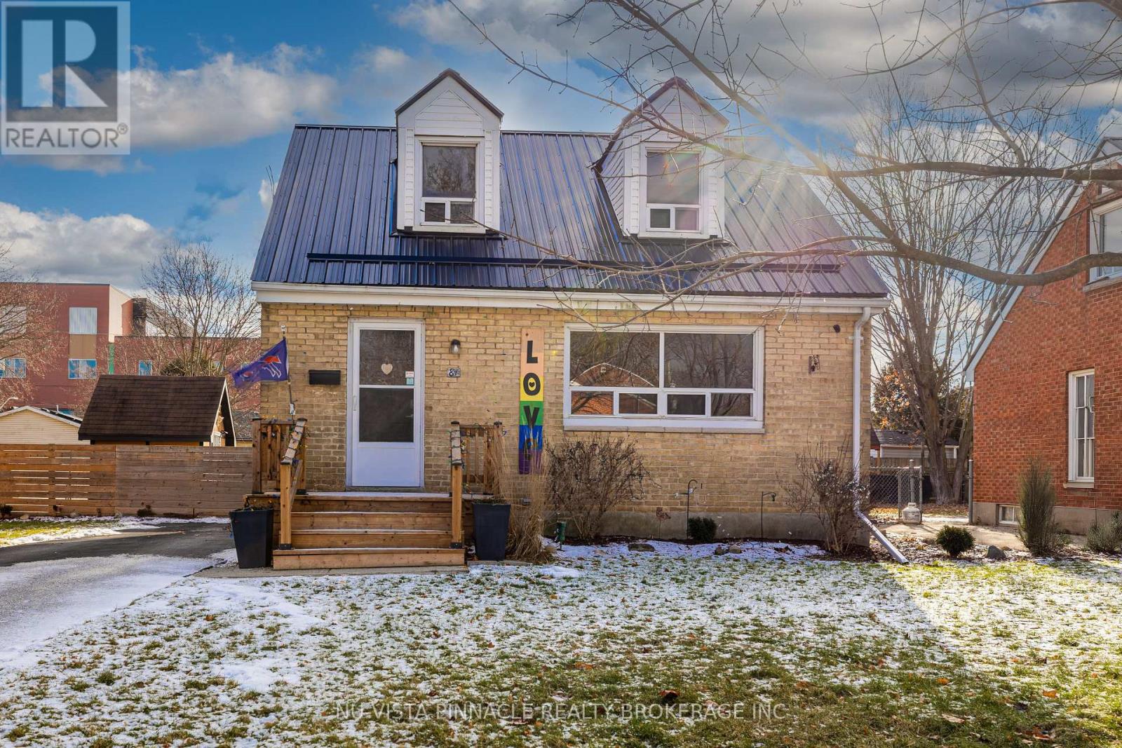 Photo 16 of 25 for 81 Dunkirk Drive N