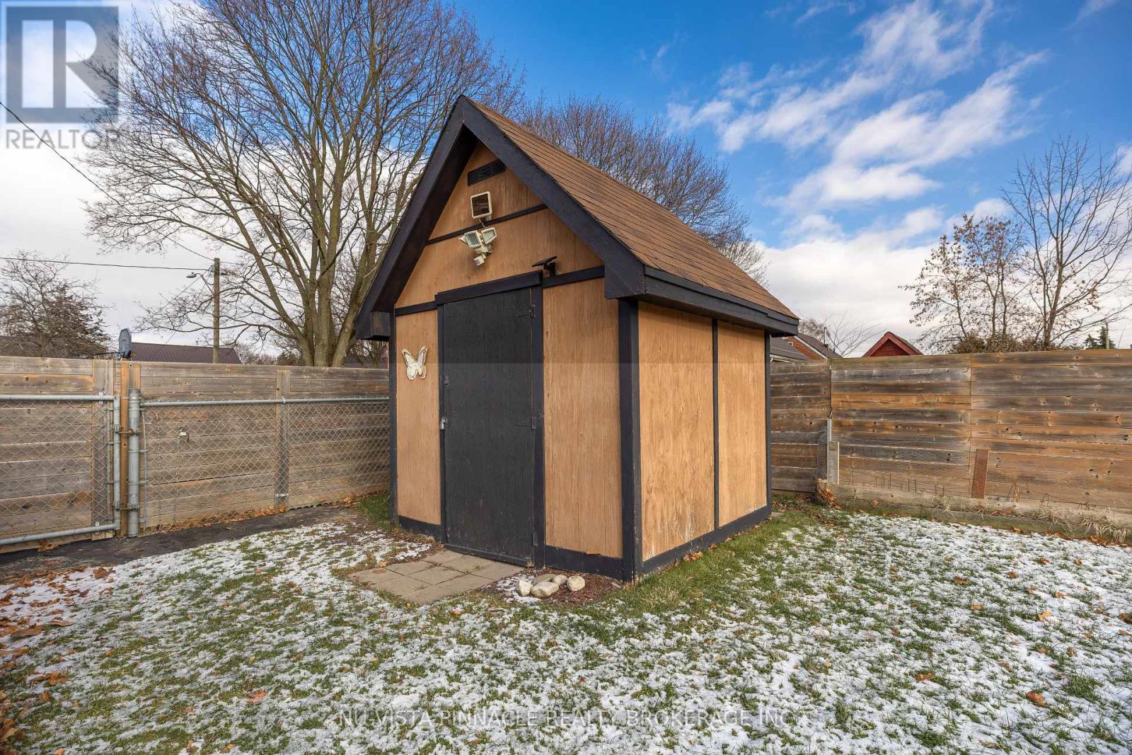 Photo 17 of 25 for 81 Dunkirk Drive N