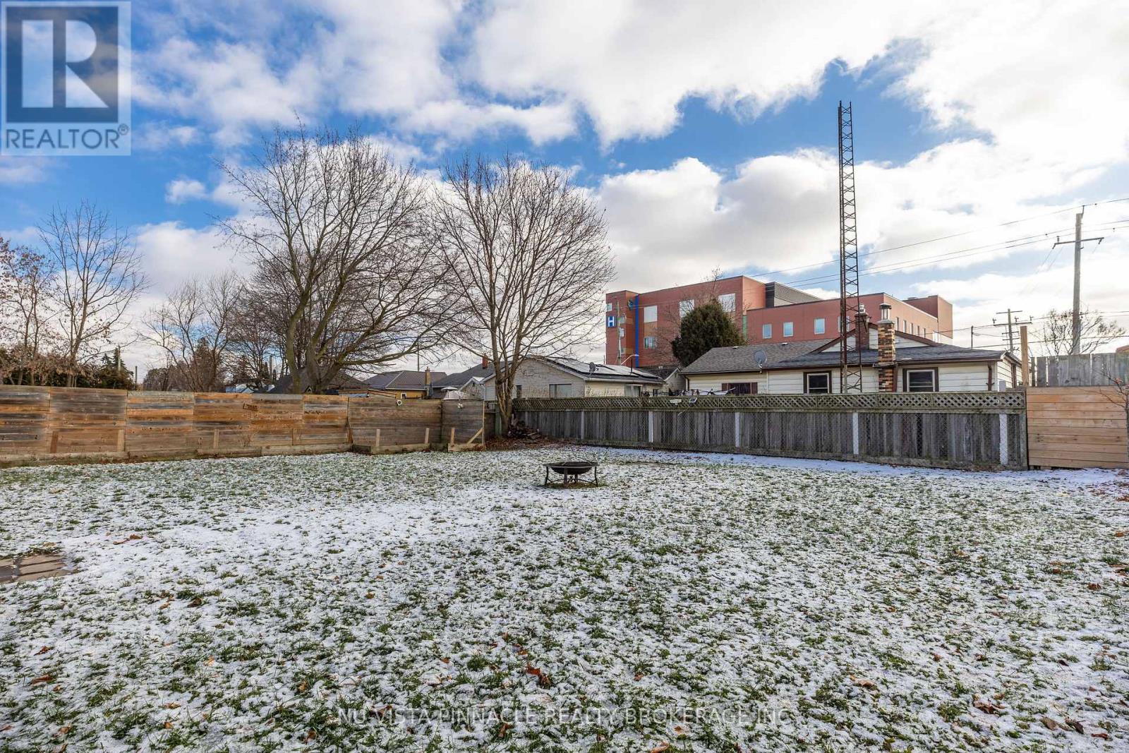 Photo 18 of 25 for 81 Dunkirk Drive N