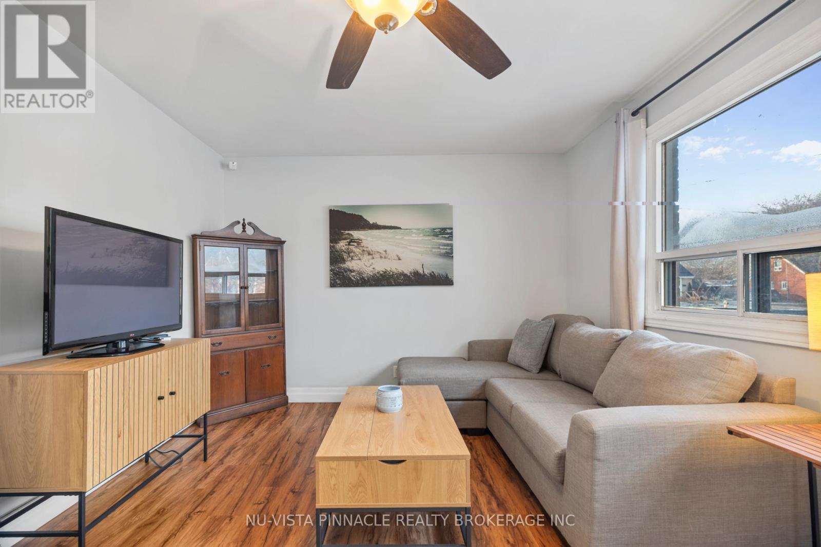 Photo 2 of 25 for 81 Dunkirk Drive N