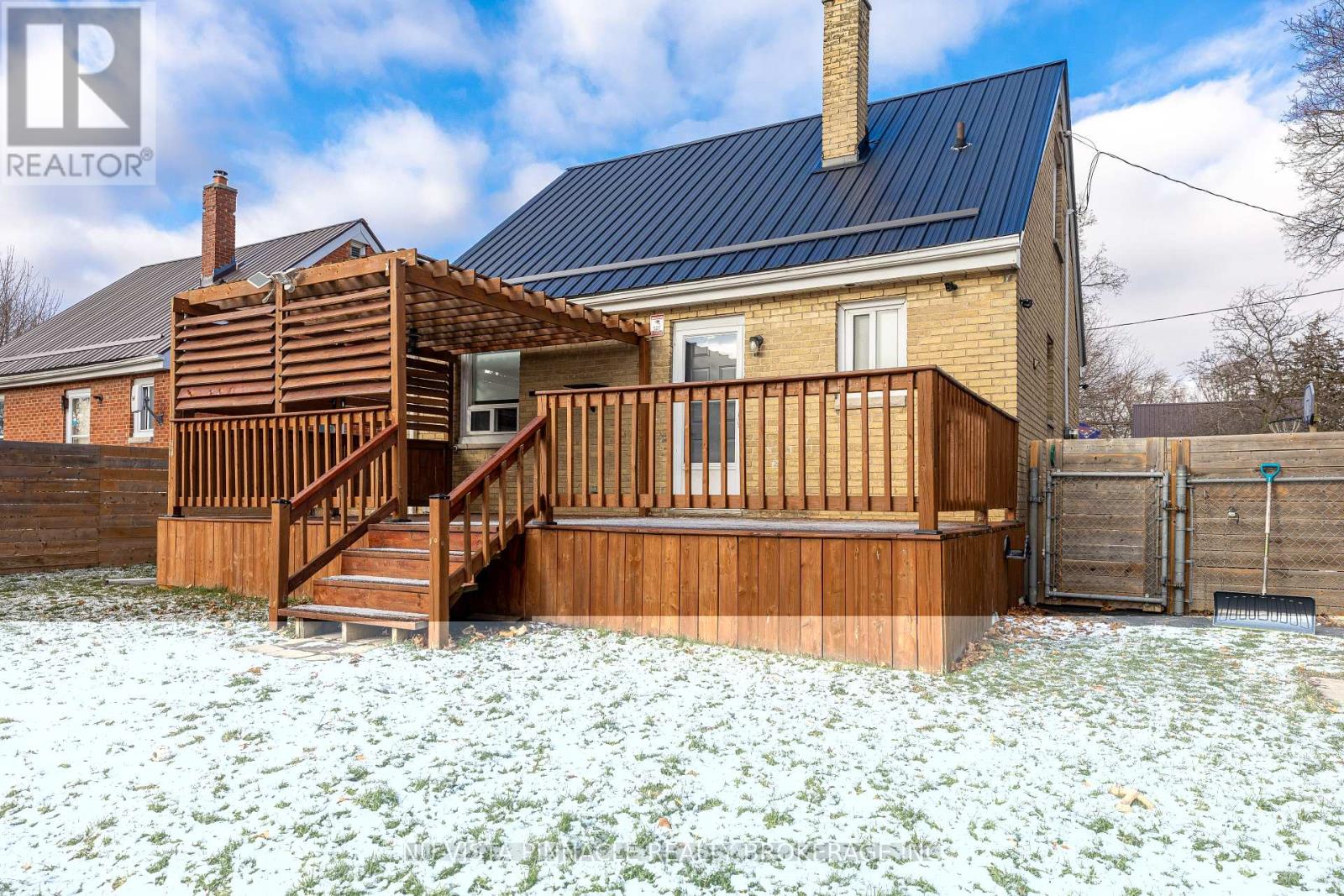 Photo 9 of 25 for 81 Dunkirk Drive N