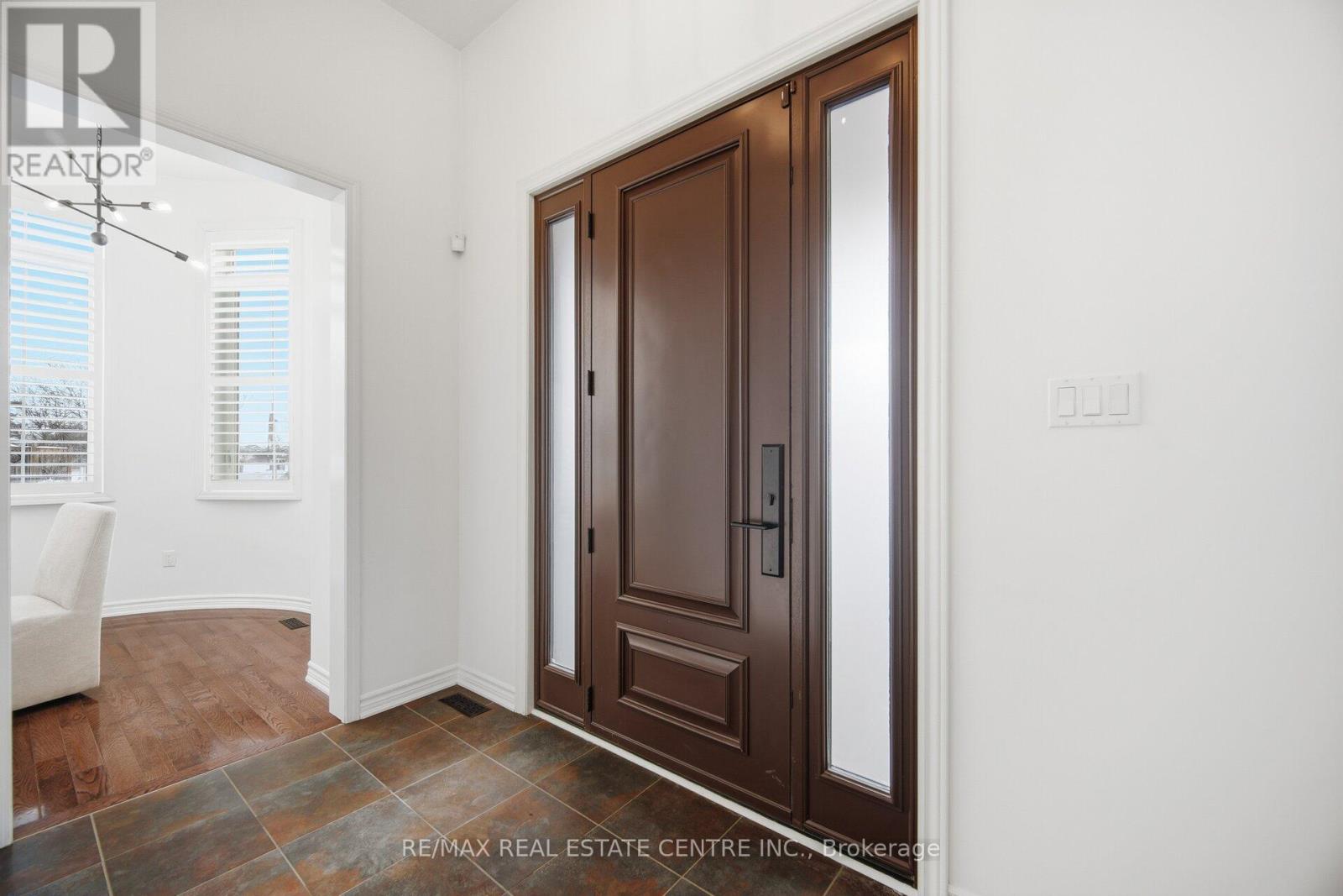 700 Gervais Terrace, Milton, Ontario  L9T 7R9 - Photo 6 - W12723948