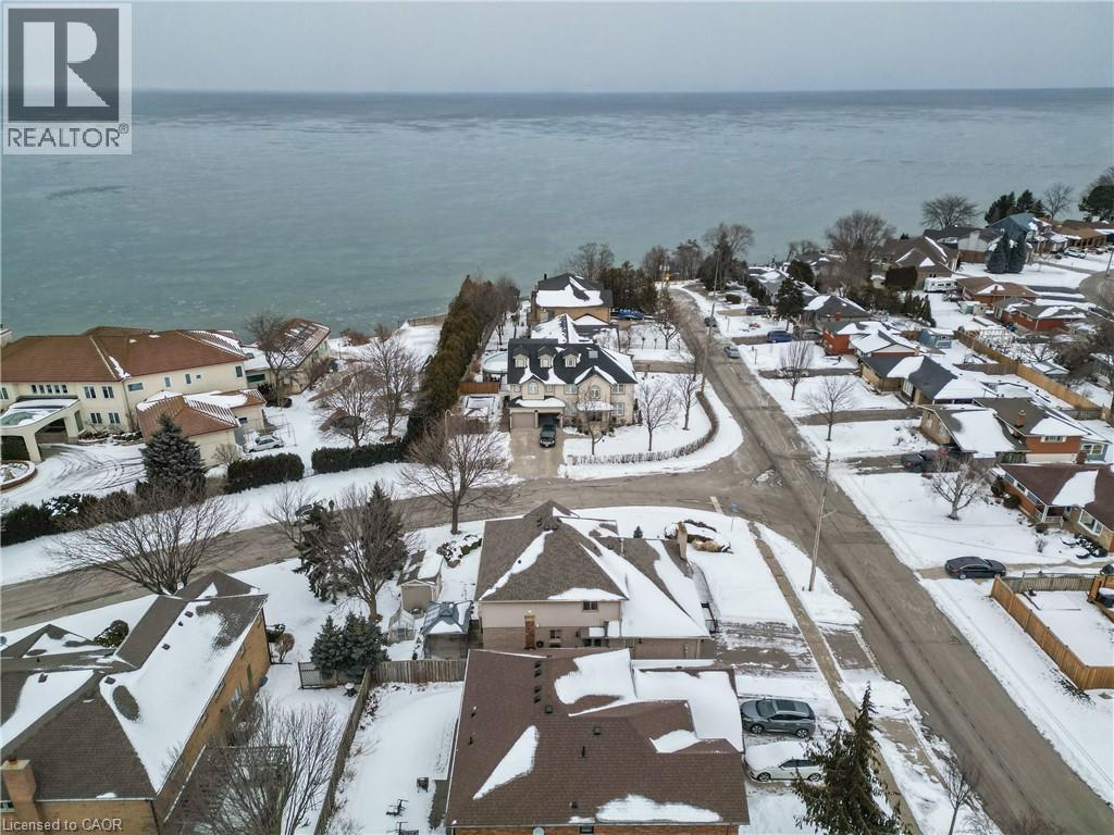 1 Shoreline Crescent, Grimsby, Ontario  L3M 5B1 - Photo 3 - 40799741