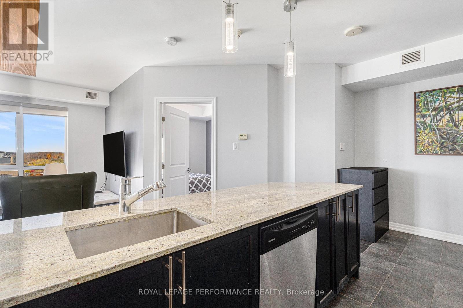 1204 - 90 Landry Street, Ottawa, Ontario  K1L 0A9 - Photo 6 - X12724190