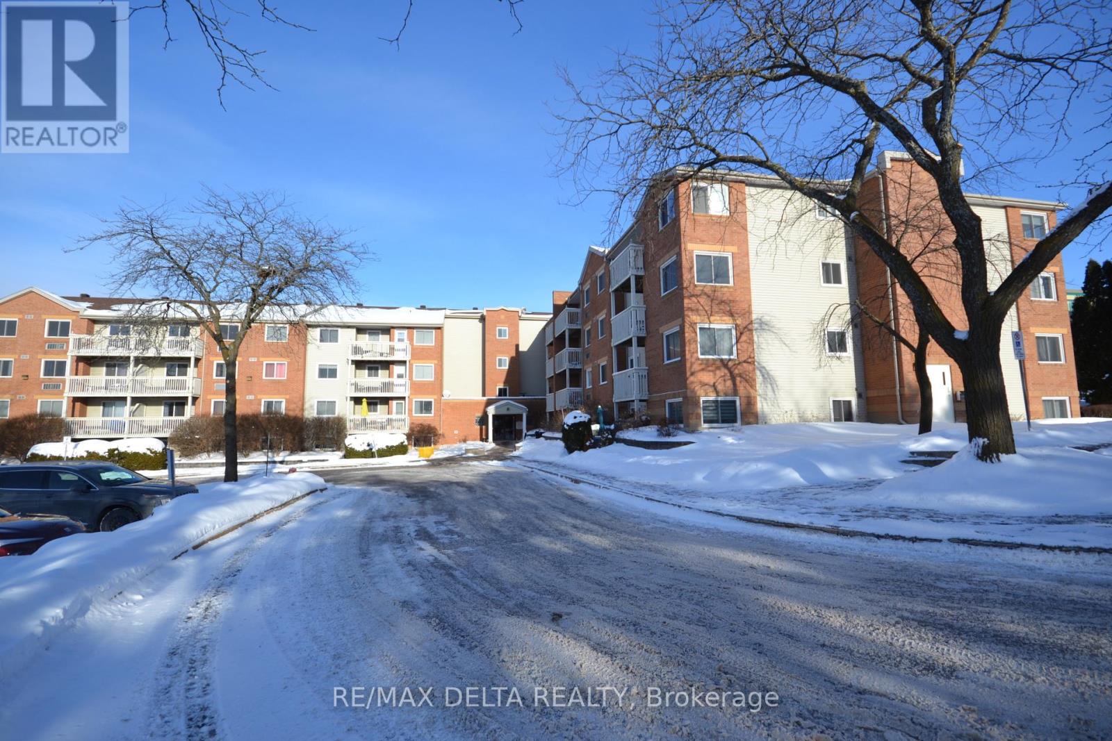412 - 325 Centrum Boulevard, Ottawa, Ontario  K1E 3W8 - Photo 2 - X12724206