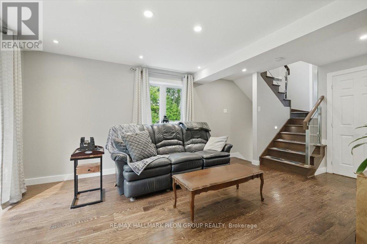 84 Eastpark Drive, Ottawa, Ontario  K1B 4A4 - Photo 10 - X12724248