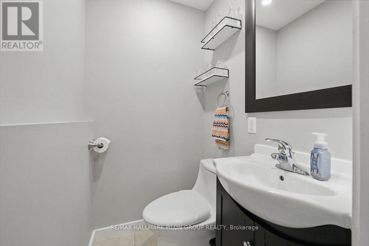 84 Eastpark Drive, Ottawa, Ontario  K1B 4A4 - Photo 11 - X12724248