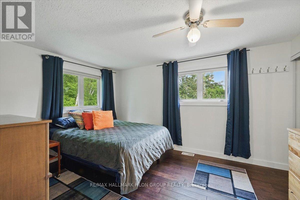 84 Eastpark Drive, Ottawa, Ontario  K1B 4A4 - Photo 12 - X12724248