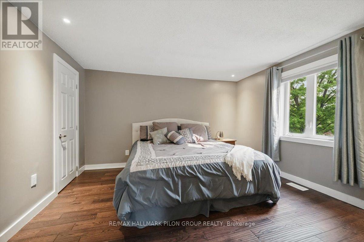 84 Eastpark Drive, Ottawa, Ontario  K1B 4A4 - Photo 15 - X12724248