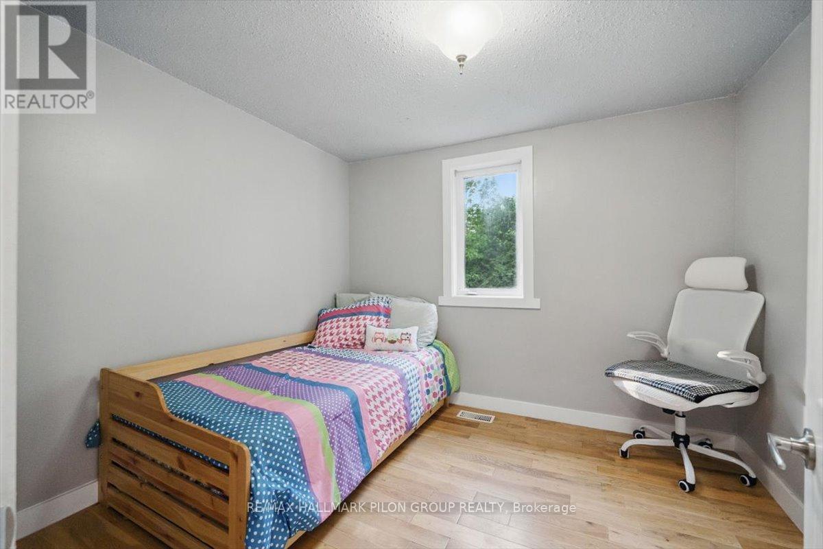 84 Eastpark Drive, Ottawa, Ontario  K1B 4A4 - Photo 17 - X12724248