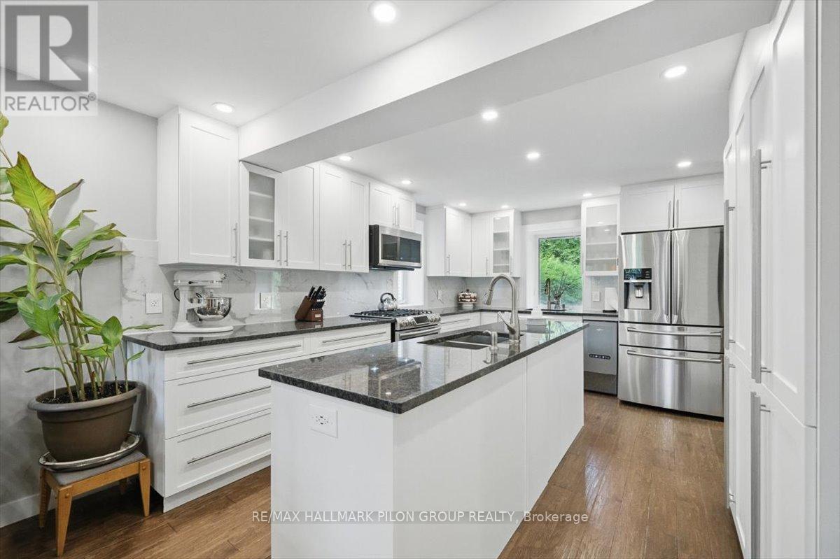 84 Eastpark Drive, Ottawa, Ontario  K1B 4A4 - Photo 3 - X12724248