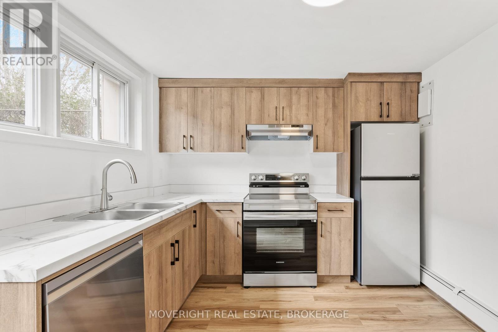 24 Ottawa Street, St. Catharines, Ontario  L2R 1Y9 - Photo 1 - X12724220